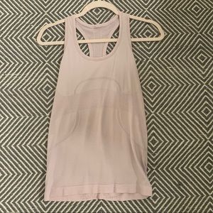 Swiftly Tech Lululemon tank top